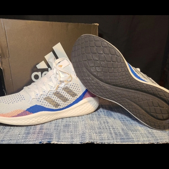 Adidas - Picture 6 of 9